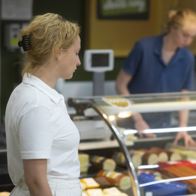 Režie seriálu se ujal Biser A. Arichtev. 