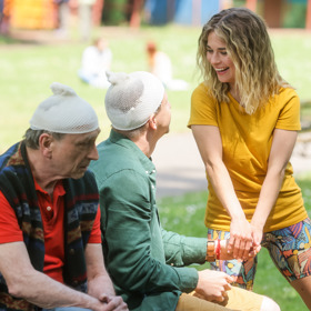 Komediální seriál Zalez do spacáku.