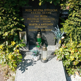 Rodinný hrob Leoše Středy.