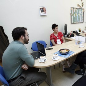 Na jaře byli prý lidé za vakcínu vděční, teď někteří nadávají, říká Lenka Chvojková.