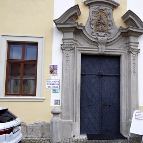 Gymnázium ve Velehradě.
