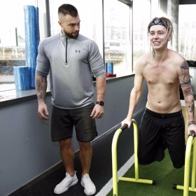 Český zpěvák Vojta Drahokoupil.