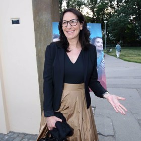 Alexandra Udženija slaví padesátiny.