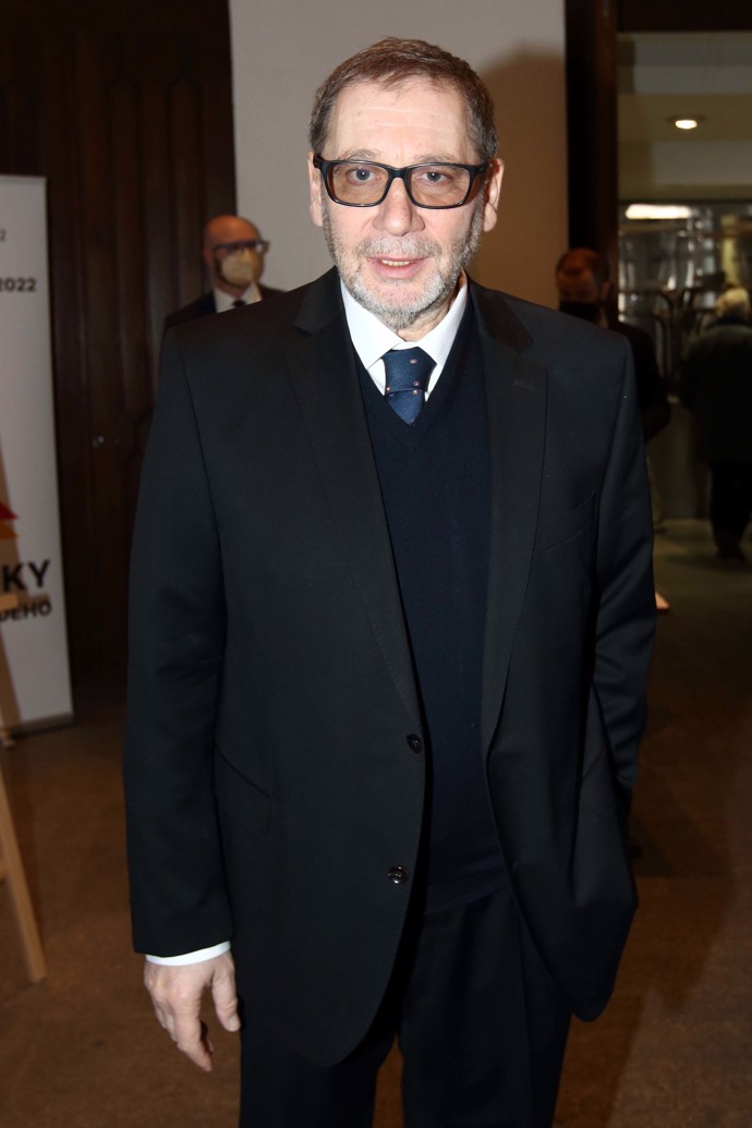 Herec si zahrál četníka Arazima v Četnických humoreskách.