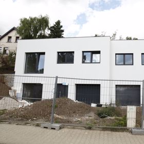 Sama se tu ale bydlet nechystá.