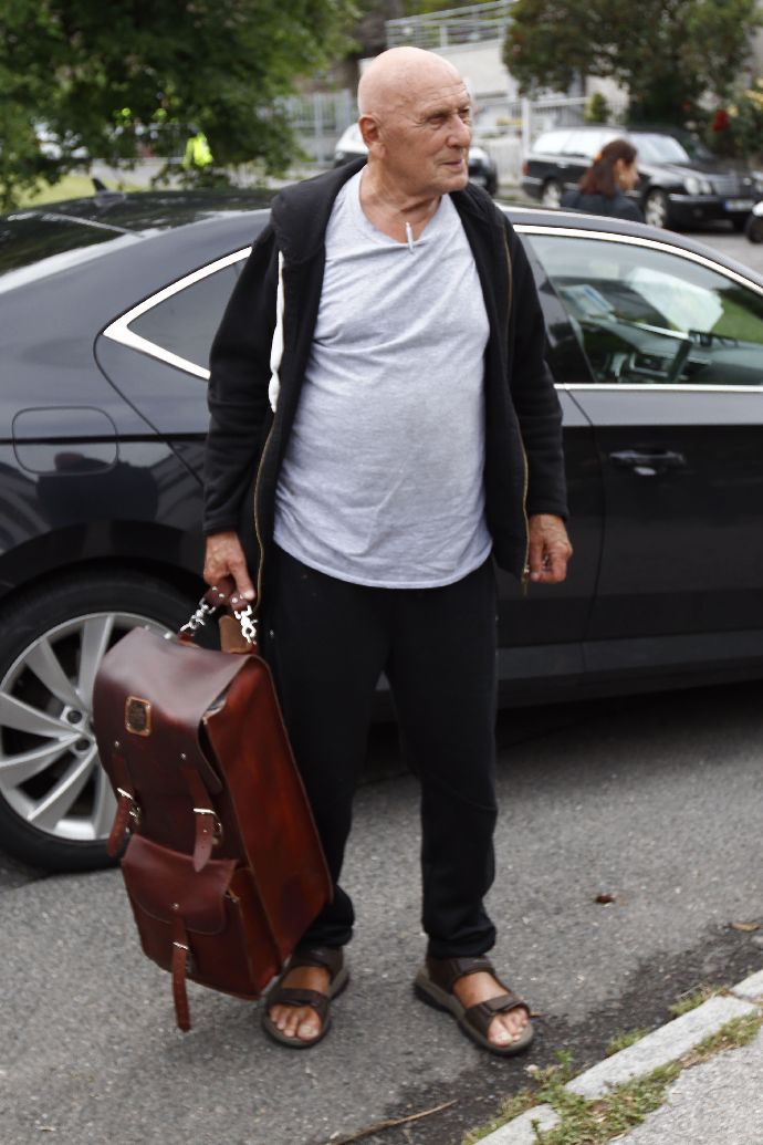 Laco žije desítky let v americe.