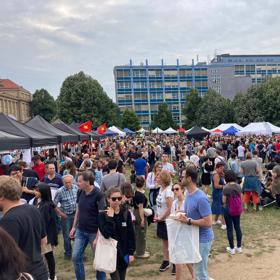 Lidem přálo počasí.