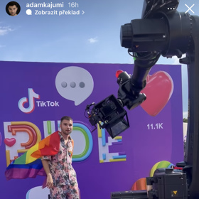 Známý influencer Adam Kajumi se rozhodl podpořit Shopaholicadel pomocí giftů na TikToku. Namísto poděkování však Adéla žadonila o více.