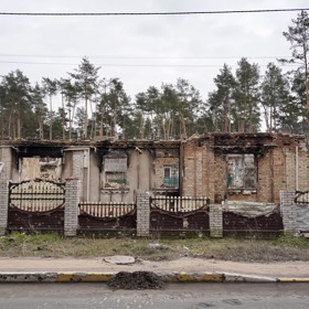 Z některých domů nezbyly ani všechny zdi.