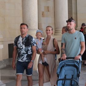 Roman Vojtek i s rodinkou ve Varech.