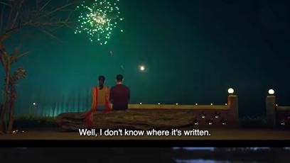 FOTO: Porovnání indické verze Forresta Gumpa (nahoře) s americkým originálem z roku 1994 (dole).