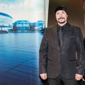 Zpěvák Bohuš Matuš na koncertě Pocta Karlu Gottovi.