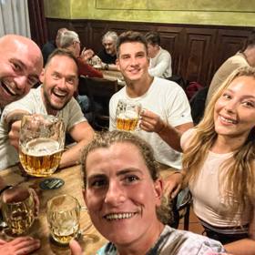 Pivo nemohlo chybět.