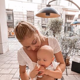 Markétě Konvičkové mateřství velmi sluší.