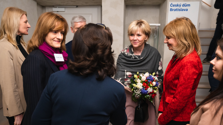 Galerie Eva Pavlová zářila na Slovensku První dáma vystřídala troje