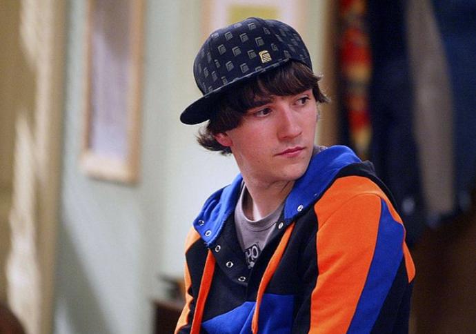 Herec Matouš Ruml se nám poprvé pořádně představil v roli Lexy v sitcomu Comeback.