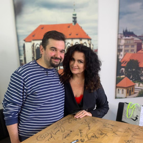 Petra s režisérem T. Magnuskem.