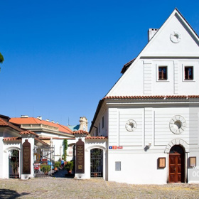 Strahovský pivovar stojí na místě bývalé kočárovny.