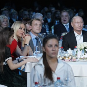 Ornella Muti s Putinem povečeřela.