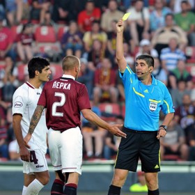 Tomáš Řepka byl proslulý svými výlevy vůči rozhodčím. 