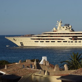 Jachta Dilbar 2 u Sardinie.