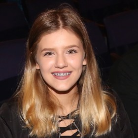 Natálka v době, kdy nosila rovnátka.