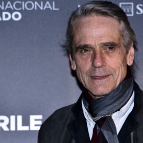 Britský herec Jeremy Irons.