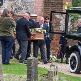 Pohřeb Libby Squire.