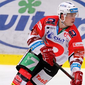 Matěj Blümel začínal s hokejem v Pardubicích, kde dnes také hraje.