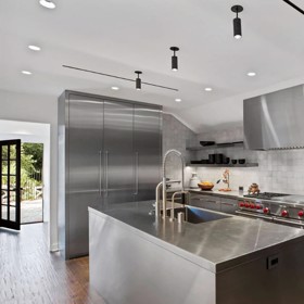 Nechybí ani kuchyně pro osobního kuchaře.