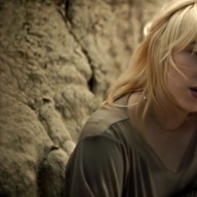 Billie Eilish je možná zamilovaná.