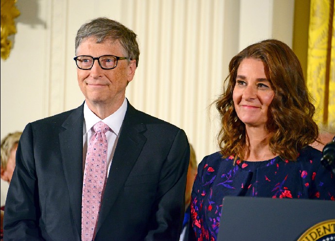 Bill Gates měl své tehdejší ženě Melindě tajně opdávat léky.