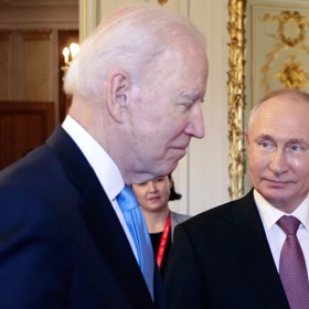 Vladimir s Joem Bidenem.