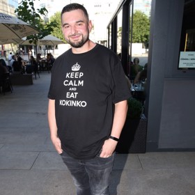 Magnuskovi hubená postava slušela.