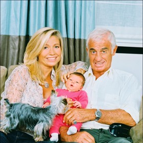 Jean-Paul Belmondo s manželkou Natty a dcerkou Stellou.