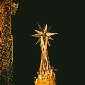 Někteří Katalánci se obávají, že bude vytvářet světelný smog.