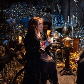 Do Heleny Bonham Carter byste nikdy neřekli, že může vypadat jako děsivá Bellatrix.