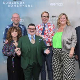 Mike Hagerty (druhý zprava)