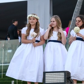 Dcera Beckhamových Harper (vlevo).