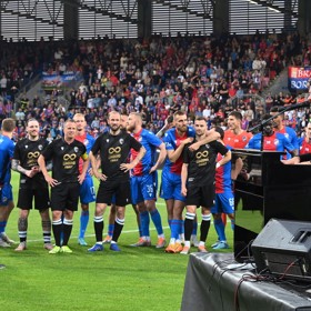 Limberskému zapěl Marek Ztracený.