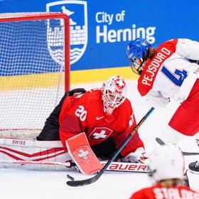 Daniela Pejšová se vykoupila za vyloučení povedeným únikem a gólem.