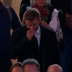 Značně rozrušený David Beckham. Úmrtí královny ho velmi zasáhlo. 