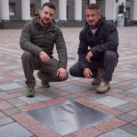 Sean Penn má i svůj zaznam na tamním chodníku slávy.