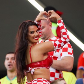 Ivana Knöll má skvělou postavu.