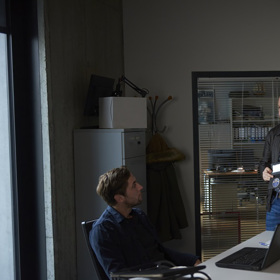 Jan Holík a Petr Konáš v novém detektivním seriálu Šéfka.