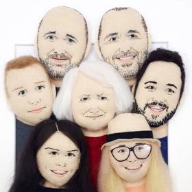 Jedna z krásných prací představuje celou širokou rodinu.