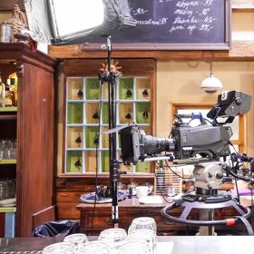 Doposud herci natočili 4200 obrazů a autoři napsali na 12 tisíc stránek textu.