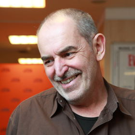 Ivo Šmoldas tak, jak ho neznáme: bez brýlí.