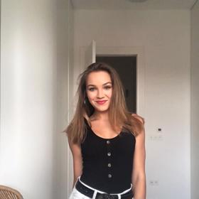 Kateřina Ujfaluši mladší se snaží prosadit jako zpěvačka.