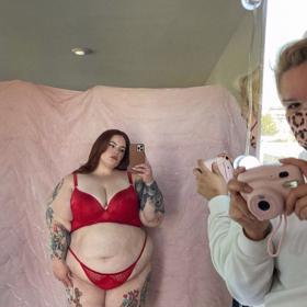 Jsi opak anorexie, jsi vyžraná, píší jí lidé.